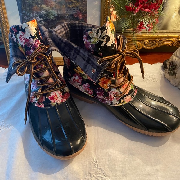 Henry Ferrera Shoes - Henry Ferrera Duck Boots